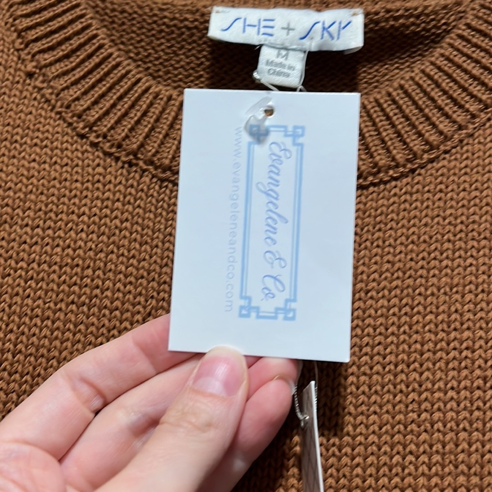 NWT She + Sky Camel Brown Sweater dress MEDIUM Round neck Short sleeve Pockets - Picture 7 of 9
